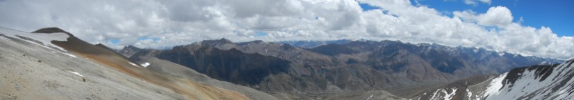The view looking north from the top of the Numala La Pass (5340m)